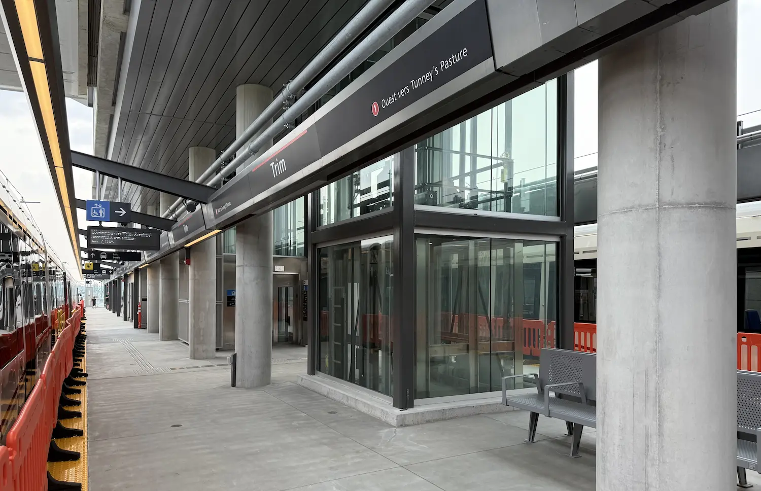Trim Station - Platform
